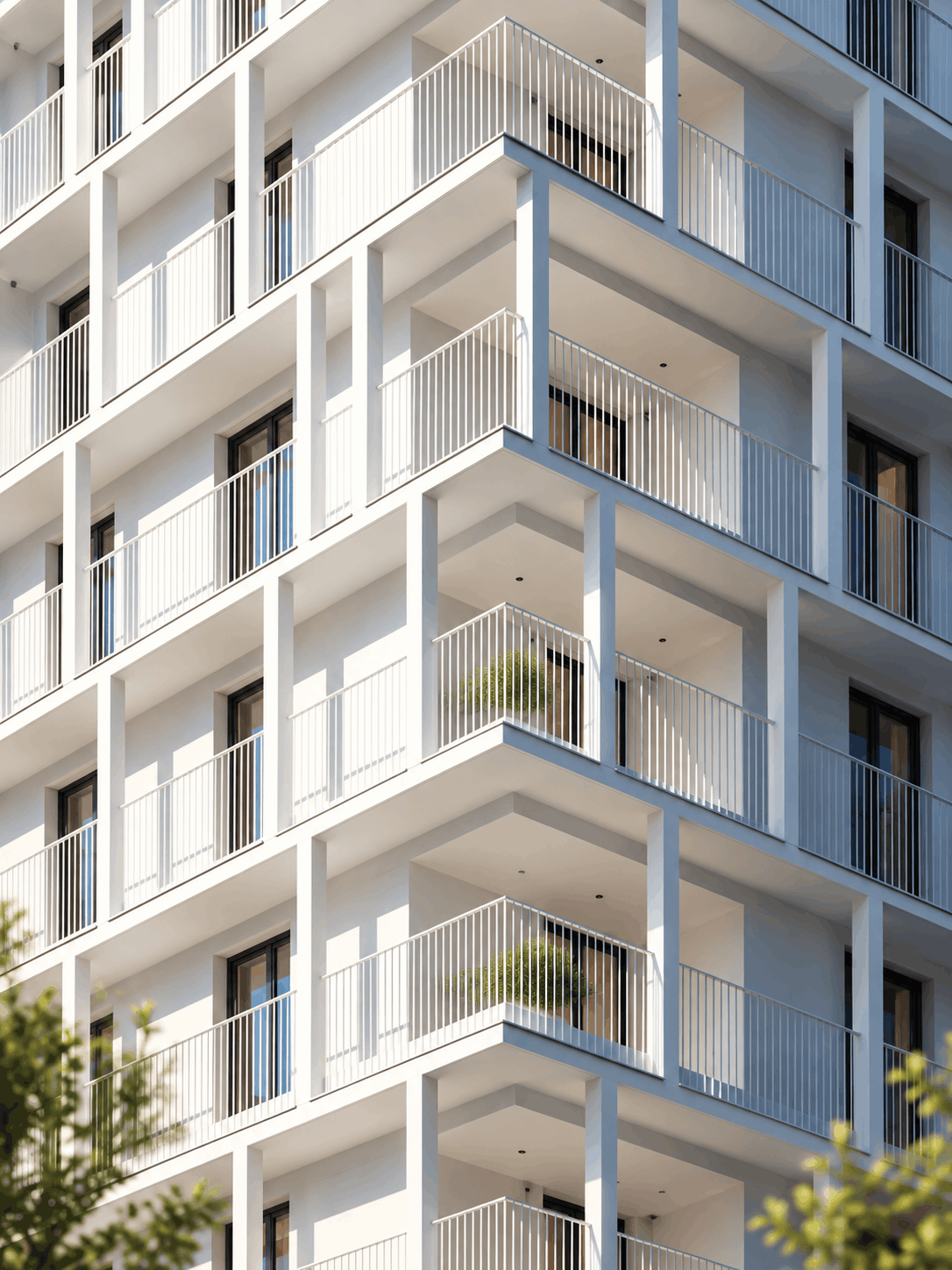 fasad-modern-bithome.webpFasad apartemen modern dengan balkon dan desain arsitektur minimalis